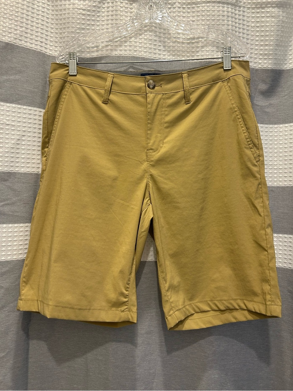 Chaps Men’s Khaki Performance  Regular Fit Stretch Golf Casual Shorts Size 34